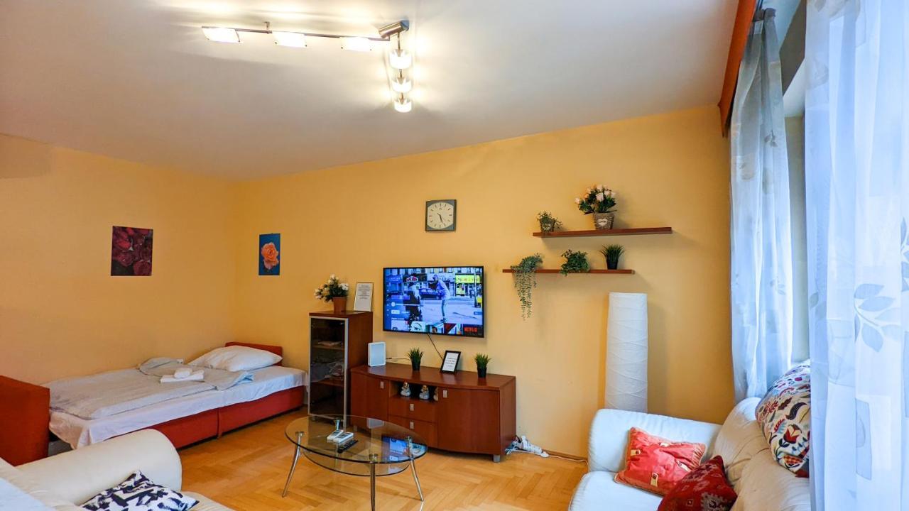 Skytop Modern In Heart Of Downtown Budapest